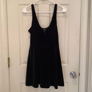 Express Deep V-Wire Skort Dress